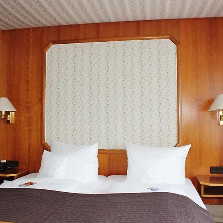 Landhotel Zum Boehm Рот Екстер'єр фото