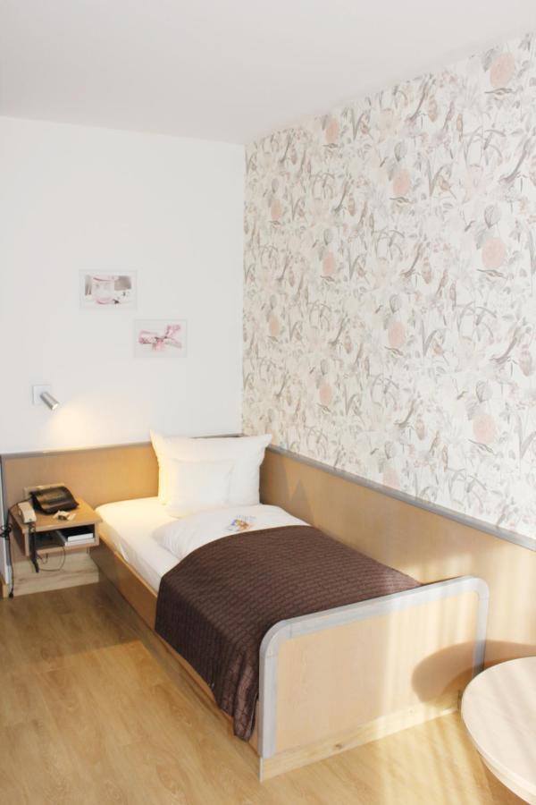 Landhotel Zum Boehm Рот Екстер'єр фото