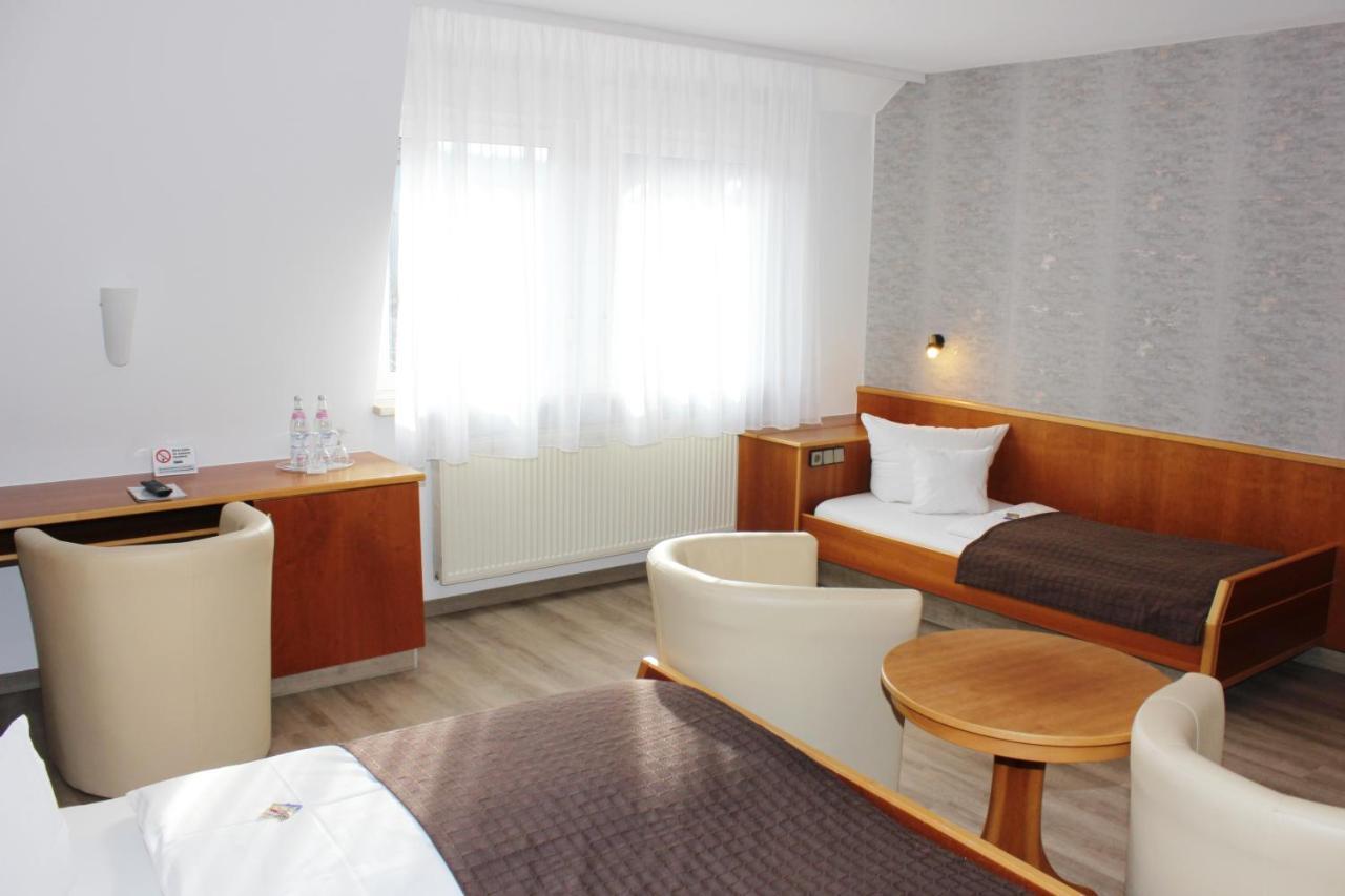 Landhotel Zum Boehm Рот Екстер'єр фото