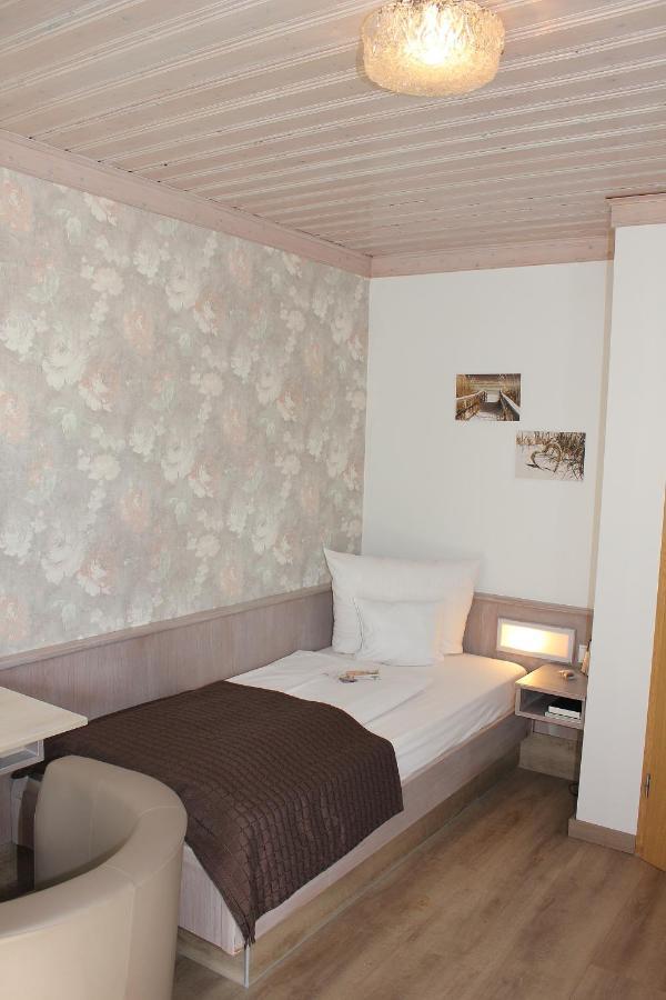 Landhotel Zum Boehm Рот Екстер'єр фото